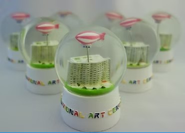 オリジナルスノードーム制作例（飛行船）の写真